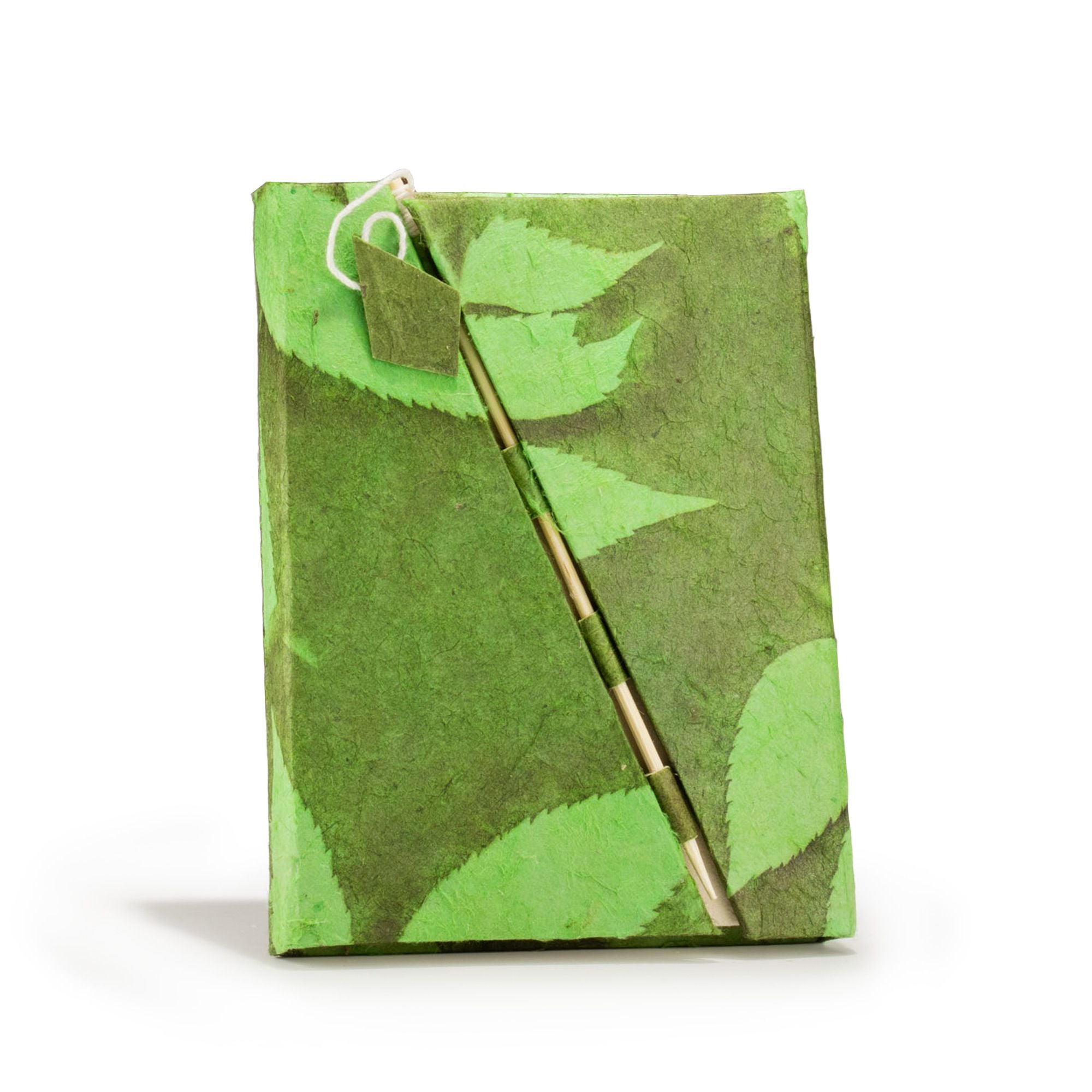 Lokta Bold Floral Bamboo Lock Notebook – Medium (15x12cm) – 45 Leaves – Moss Green