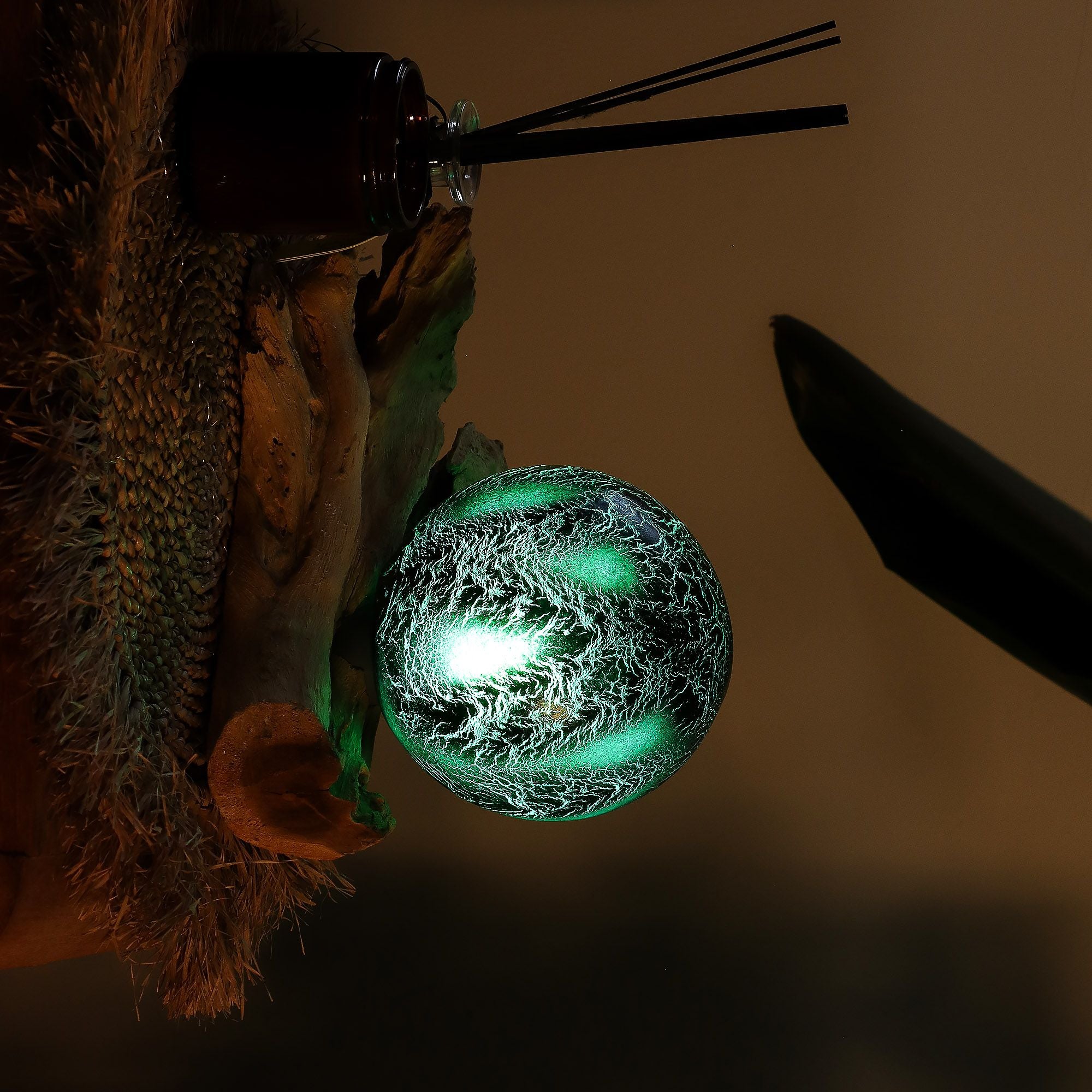 DriftGlow Lamp Emerald Crackle Shade