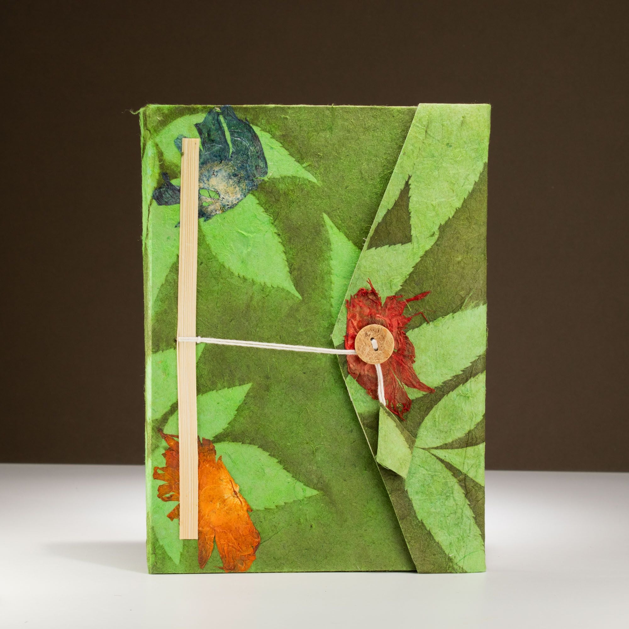 Lokta Bold Floral Notebook – Large (21x15cm) – 45 Leaves – Includes Bookmark – Moss Green