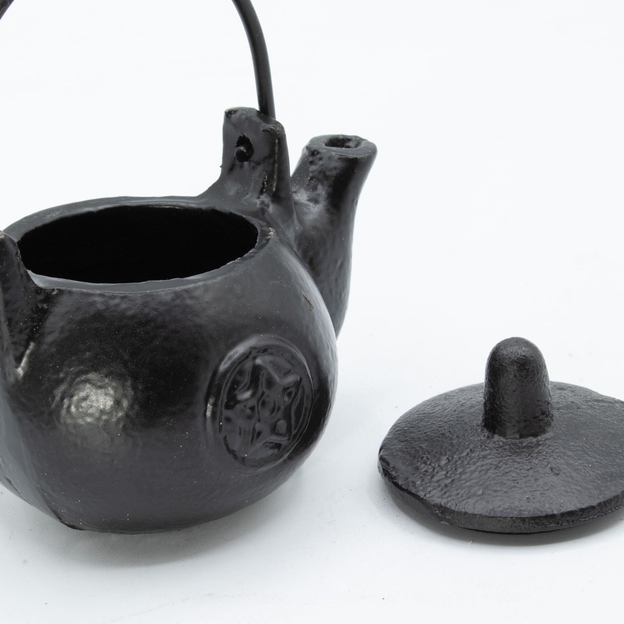 Small Cast Iron Ritual Pot with Pentagon 8x8x10cm