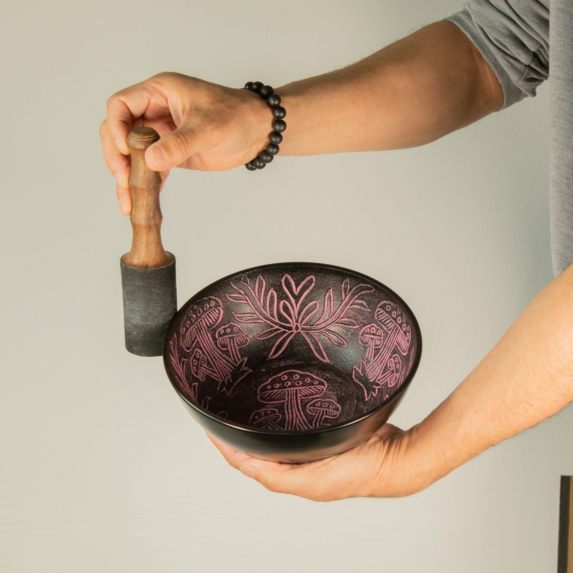 Aluminum Singing Bowl - Magic Mushroom - Pink (20cm)