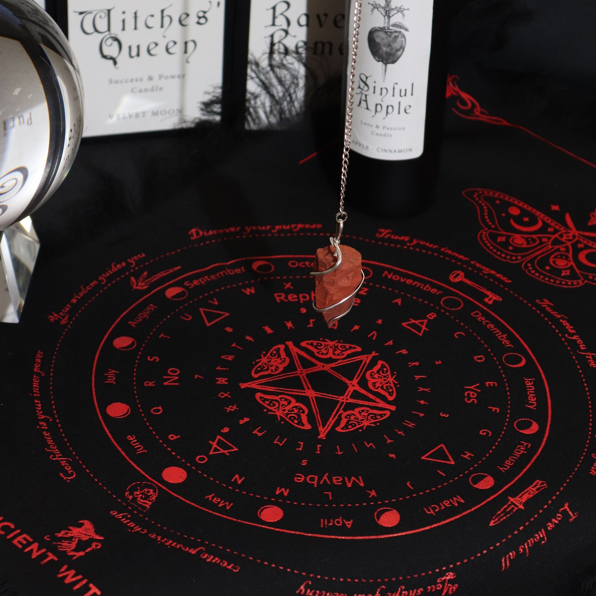 Ancient Witch Pendulum Divination Cloth - Sun Face - Black & Blood Red