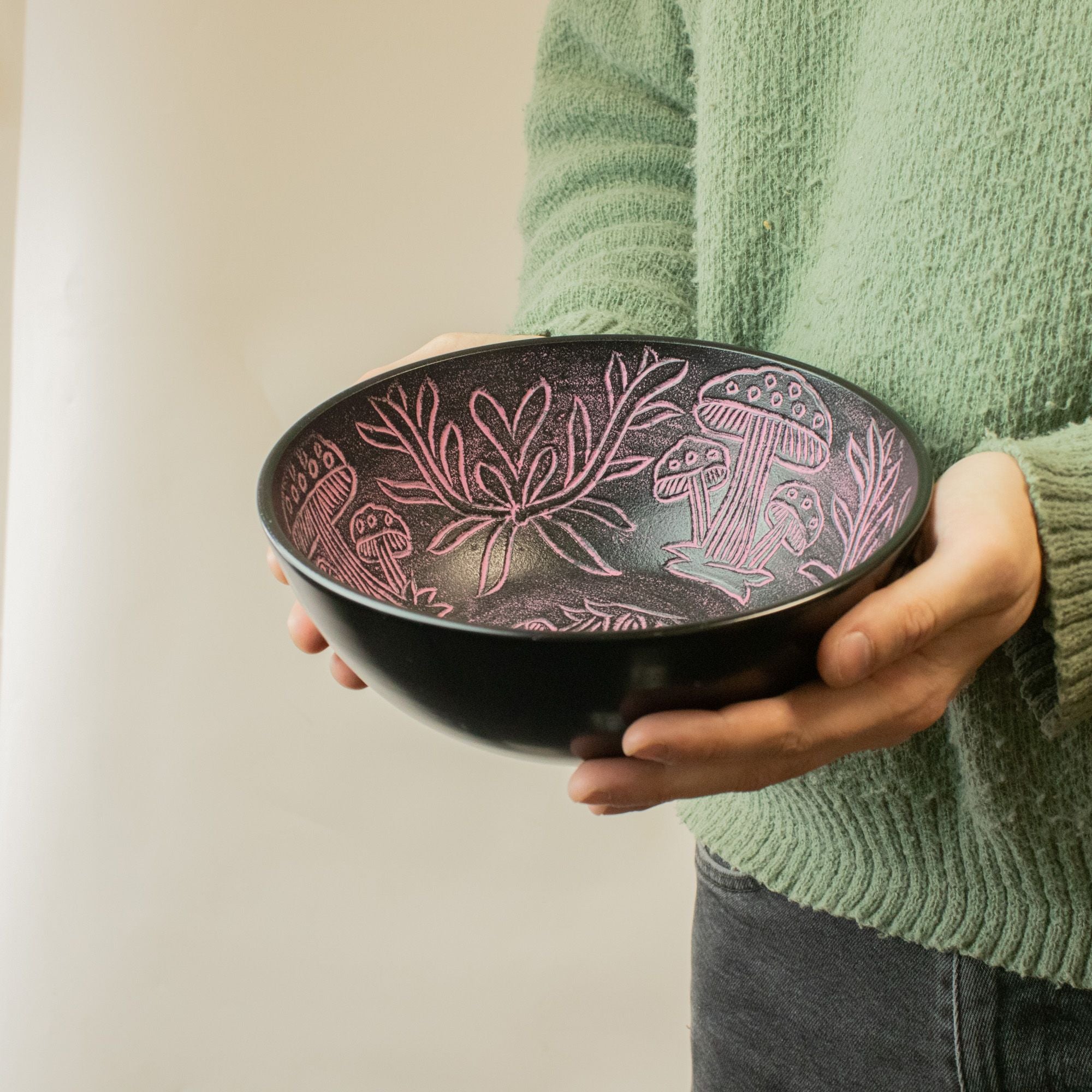 Aluminum Singing Bowl - Magic Mushroom - Pink (20cm)