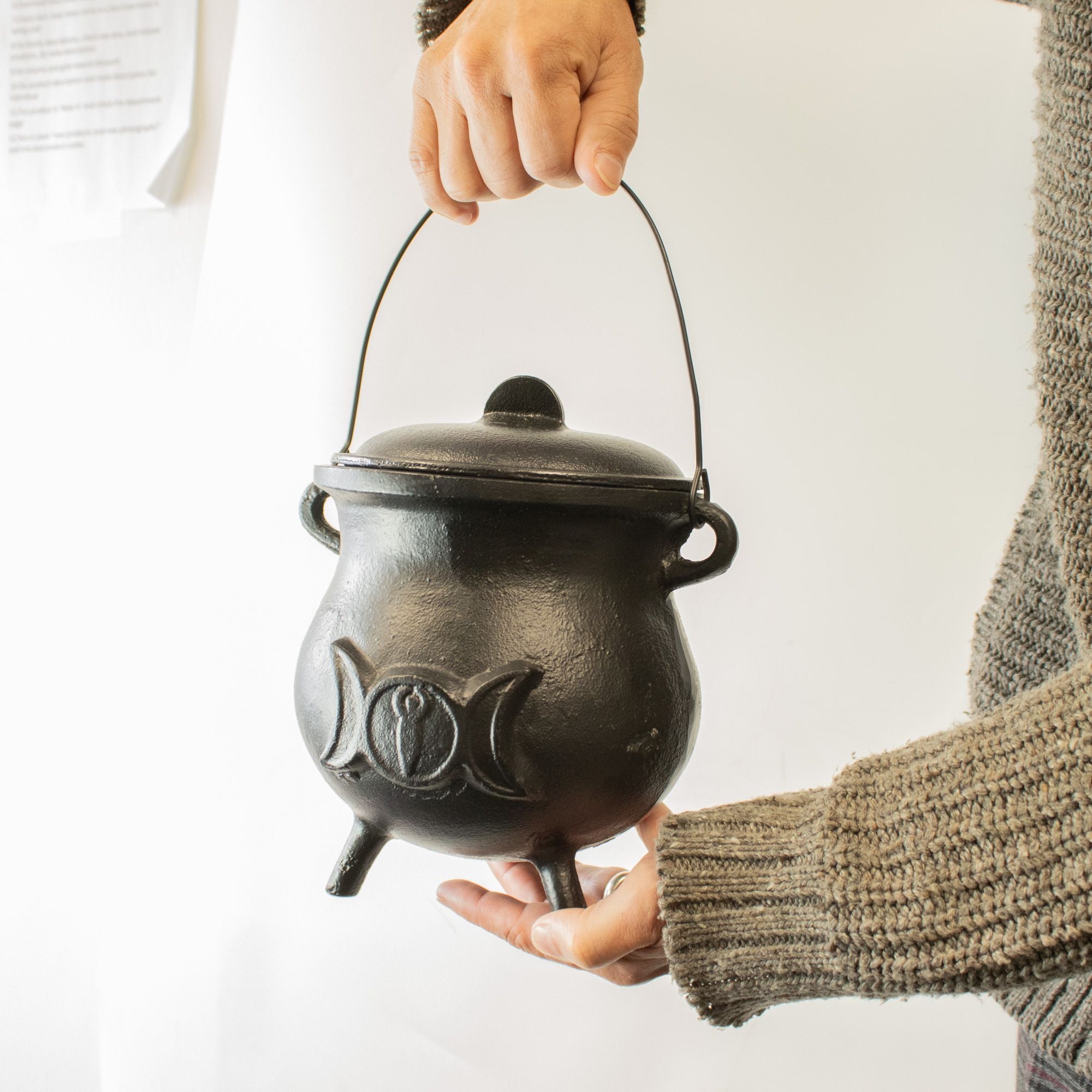 Extra Huge Cast Iron Cauldron with Triple Moon 23x18cm (at least 4kg)