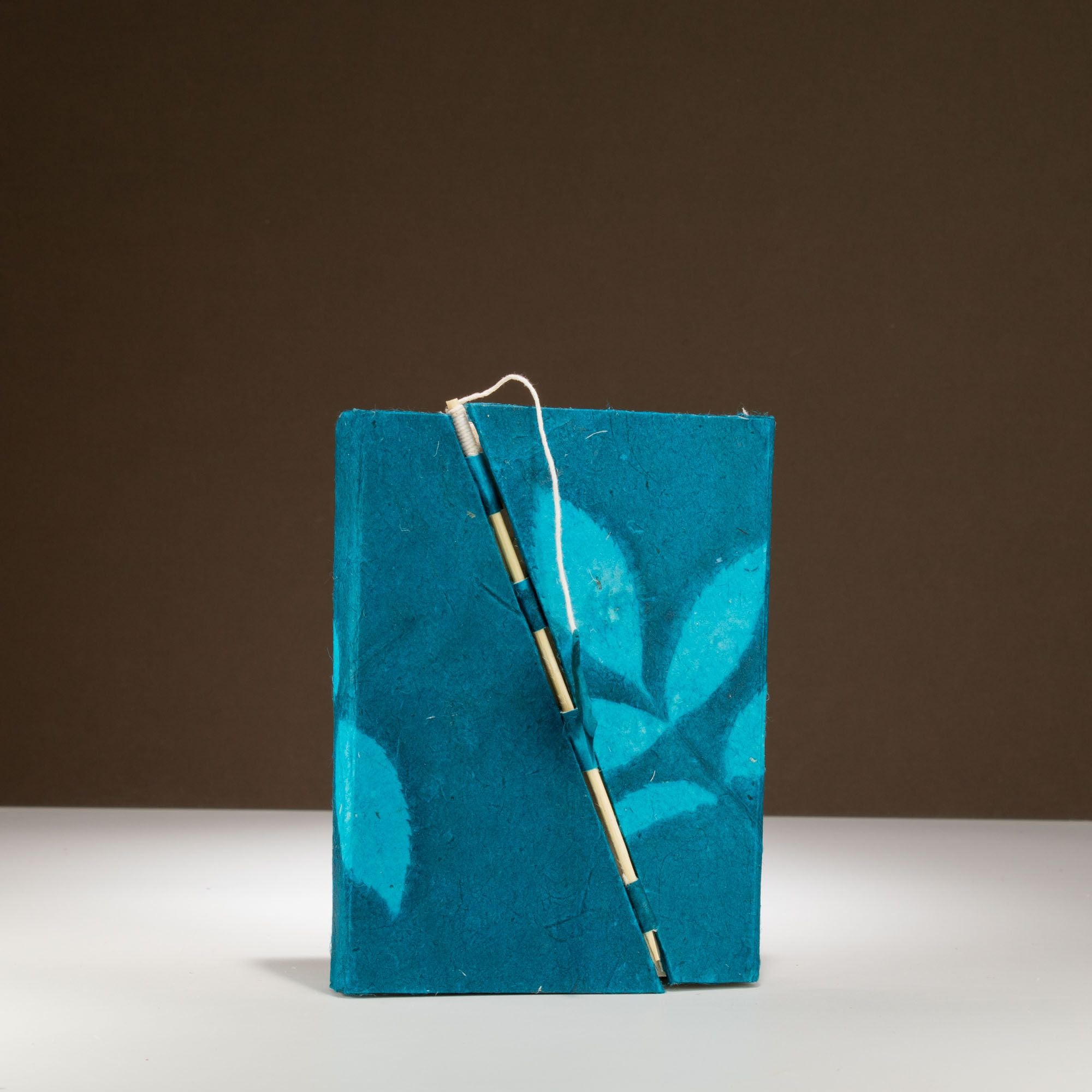 Lokta Bold Floral Bamboo Lock Notebook – Medium (15x12cm) – 45 Leaves – Midnight Blue