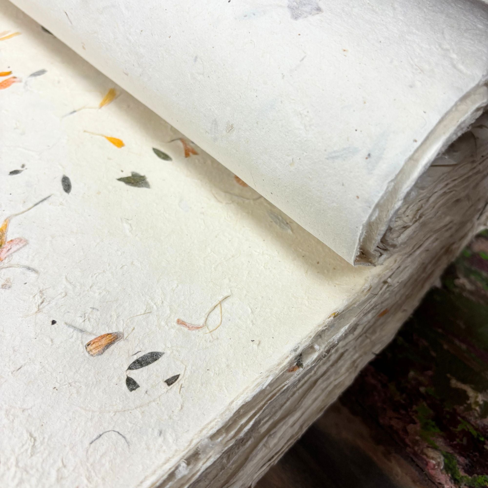 Lokta Craft & Wrapping Paper 51x76cm – Mixed Floral Cotton